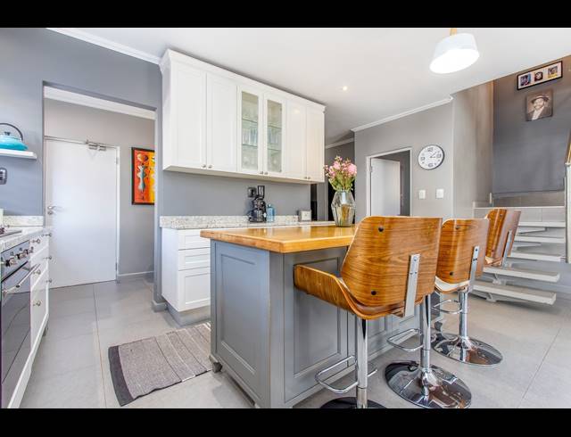 3 BEDROOM TOWNHOUSE FOR SALE IN BRYANSTON